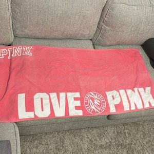 VICTORIA’S SECRET PINK BEACH TOWEL. 28 In. X 58 In.